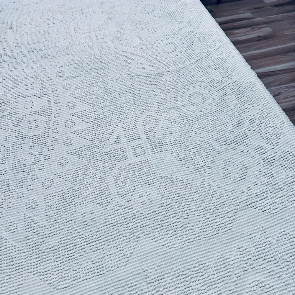 Vintage White Martha Washington Hobnail bedspread.